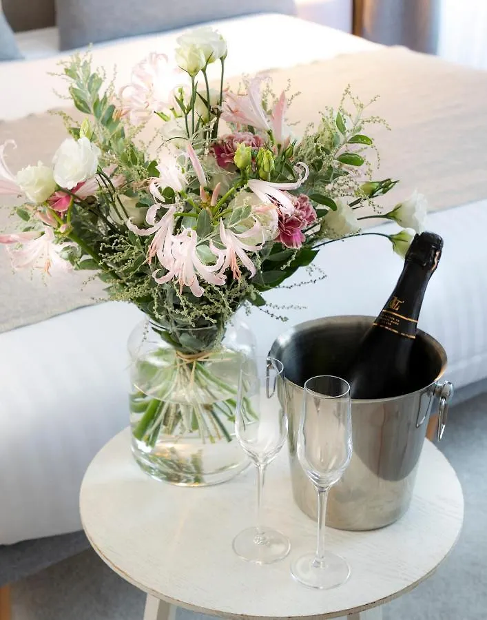Hotel Le Lapin Blanc Paris 4*,