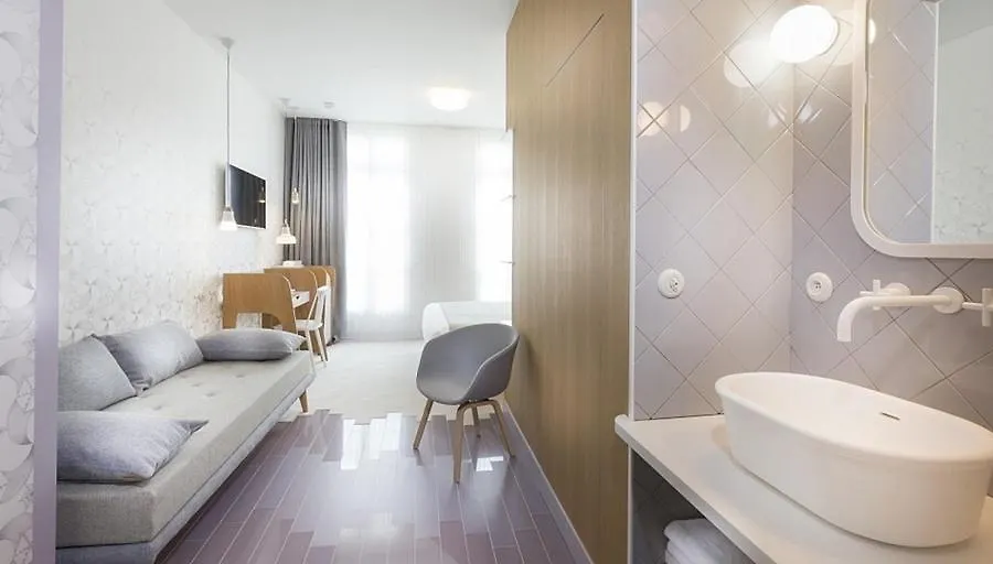 Hotel Le Lapin Blanc Paris France