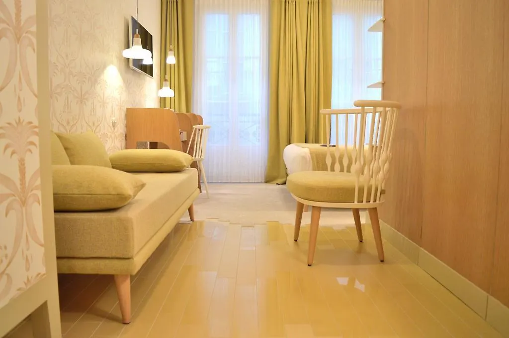 ****  Hotel Le Lapin Blanc Paris France