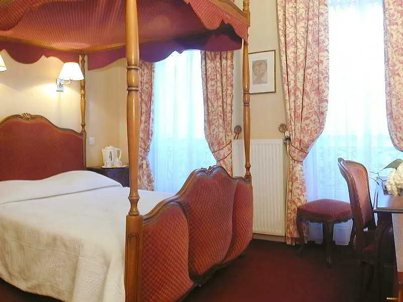 Hotel Le Lapin Blanc Paris