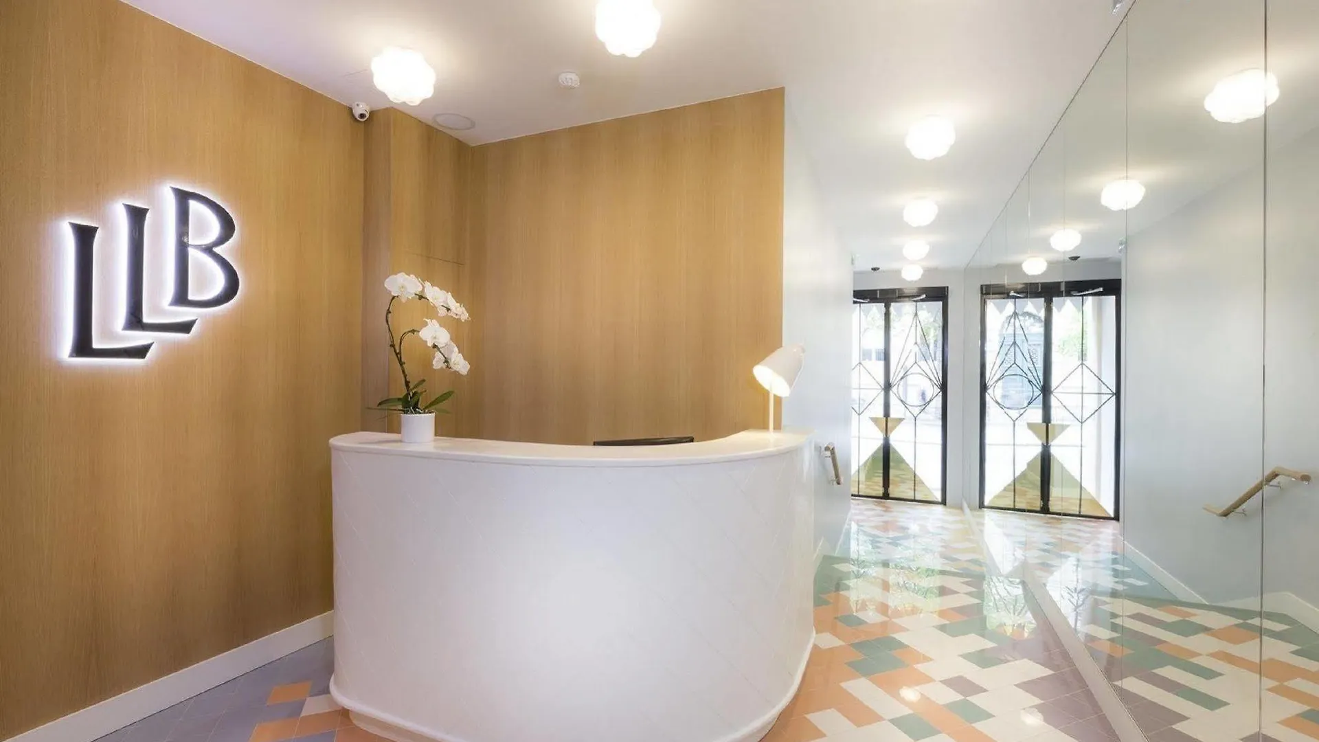 Hotel Le Lapin Blanc Paris 4*,