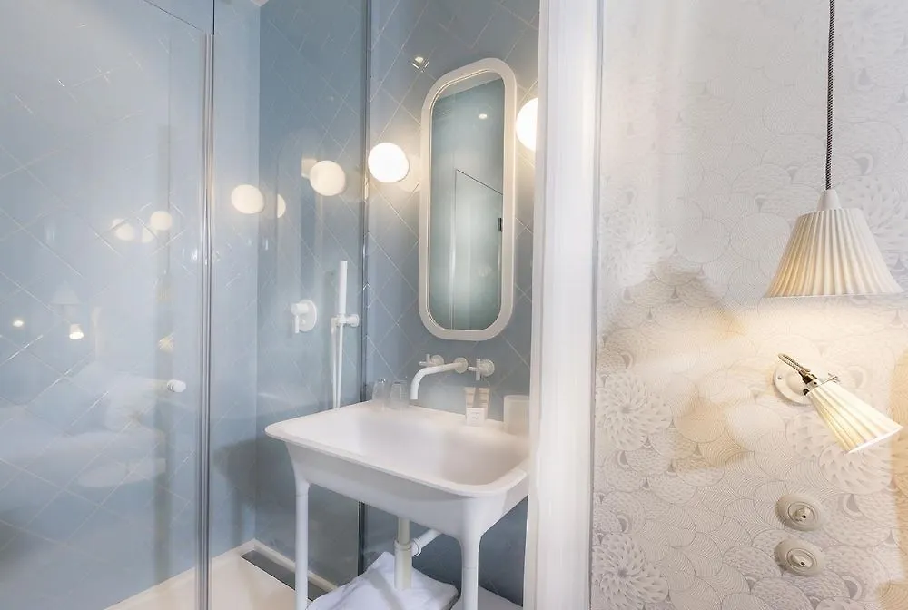 Hotel Le Lapin Blanc Paris