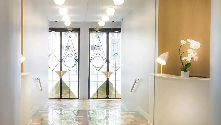 Hotel Le Lapin Blanc Paris 4*,