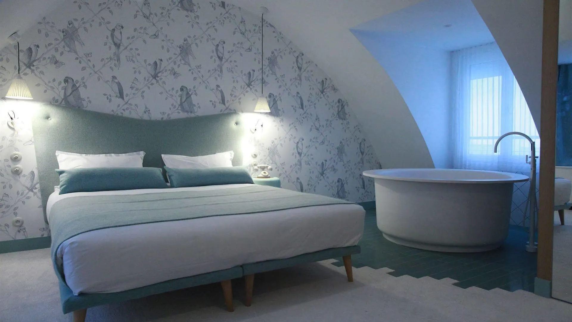 ****  Hotel Le Lapin Blanc Paris France
