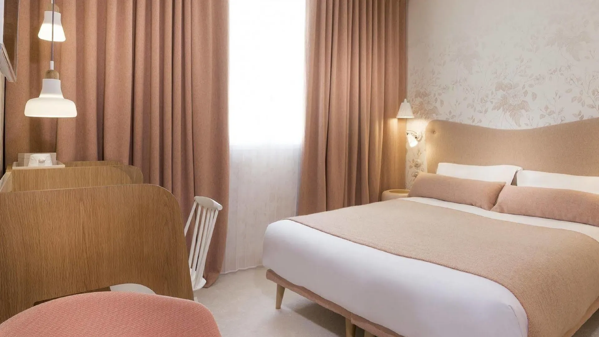 Hotel Le Lapin Blanc Paris 4*,