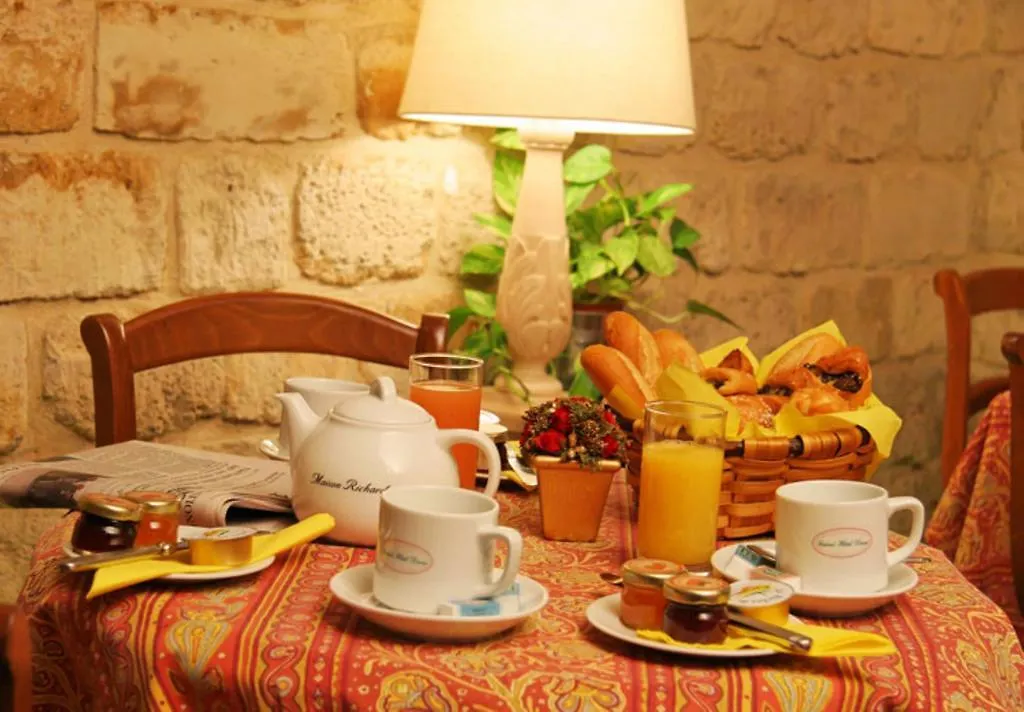 Hotel Le Lapin Blanc Paris 4*,