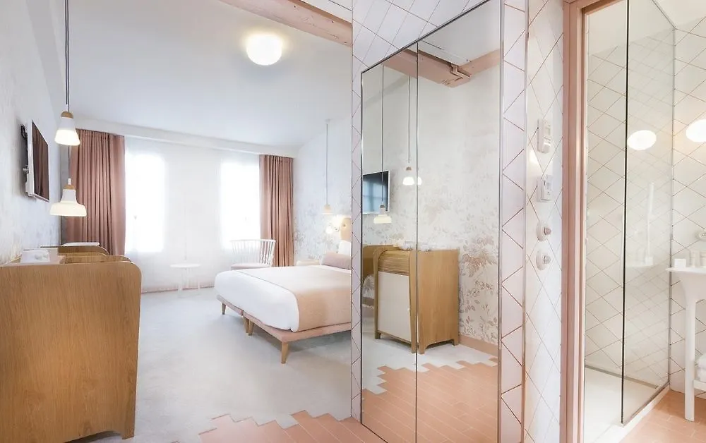 Hotel Le Lapin Blanc Paris